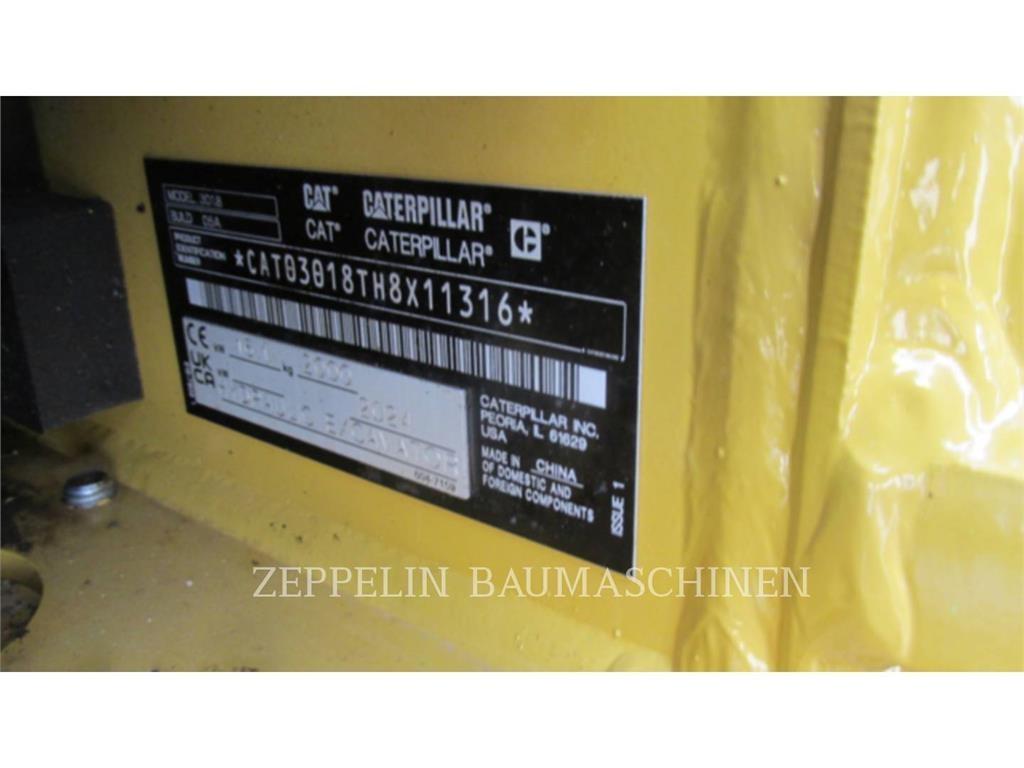 CAT 301.8-05A حفارات زحافة