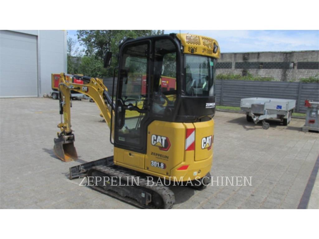 CAT 301.8-05A حفارات زحافة