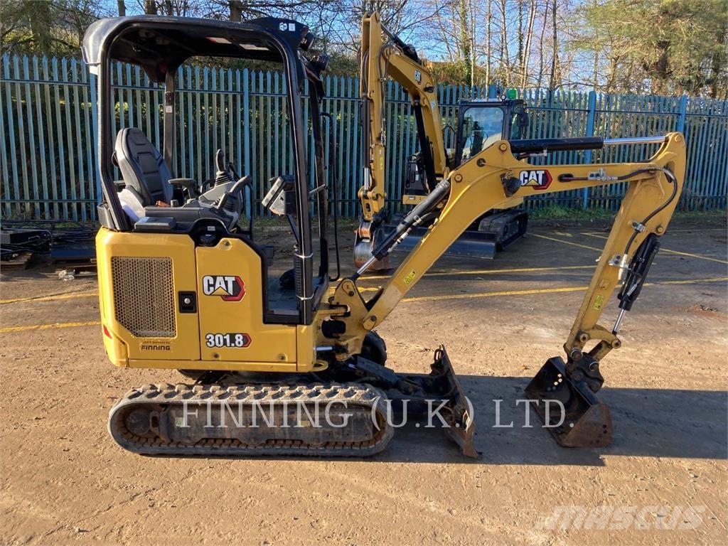 CAT 301.8-05A حفارات زحافة