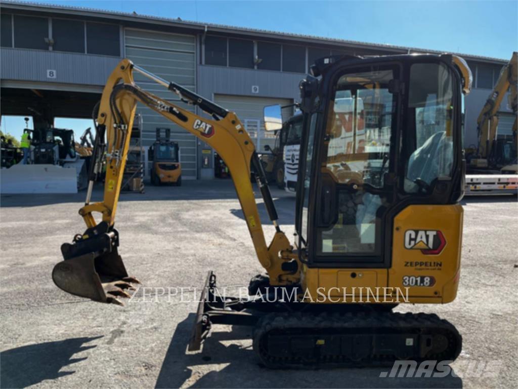 CAT 301.8-05A حفارات زحافة