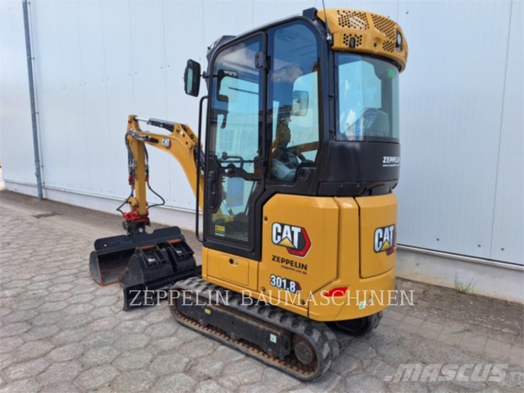 CAT 301.8-05A حفارات زحافة