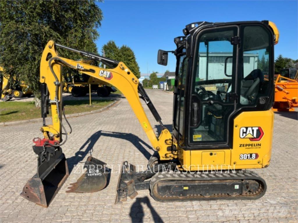 CAT 301.8-05A حفارات زحافة