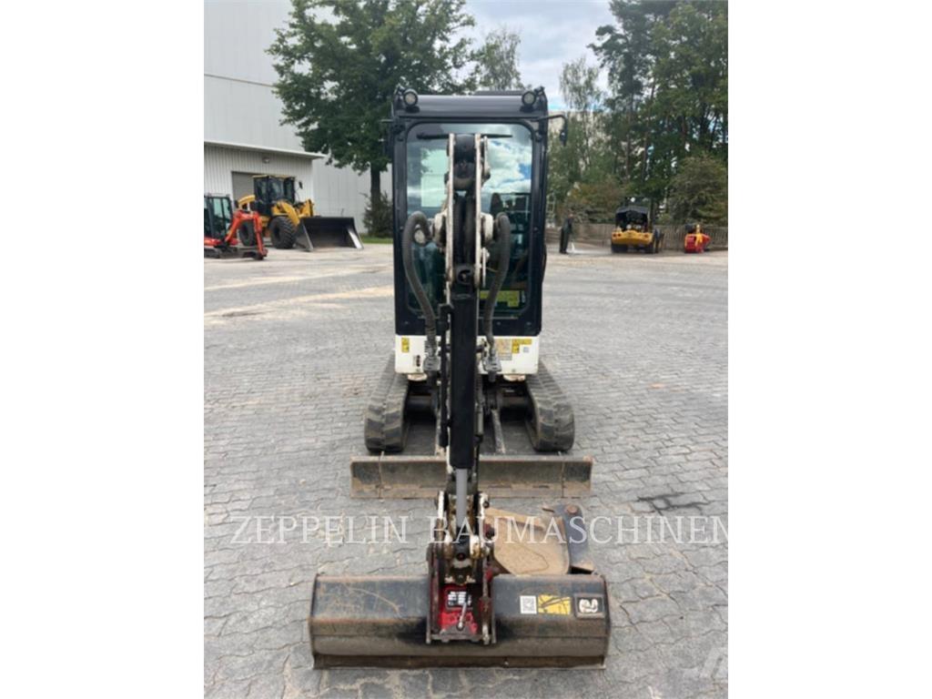 CAT 301.8-05A حفارات زحافة