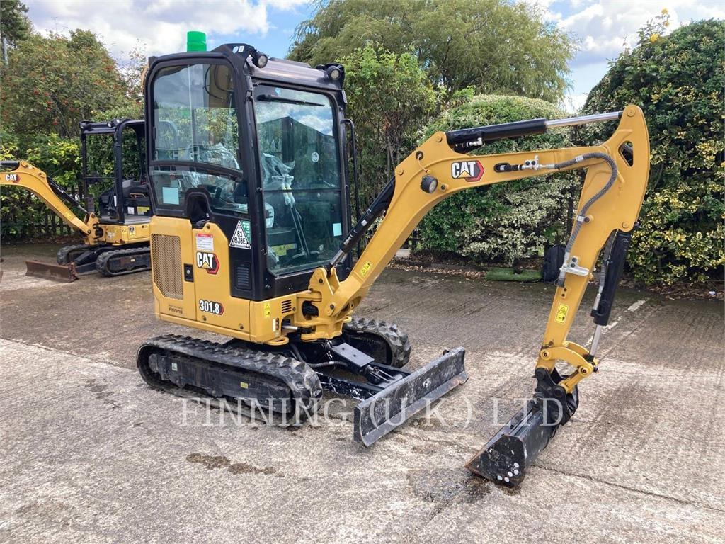 CAT 301.8-05A حفارات زحافة