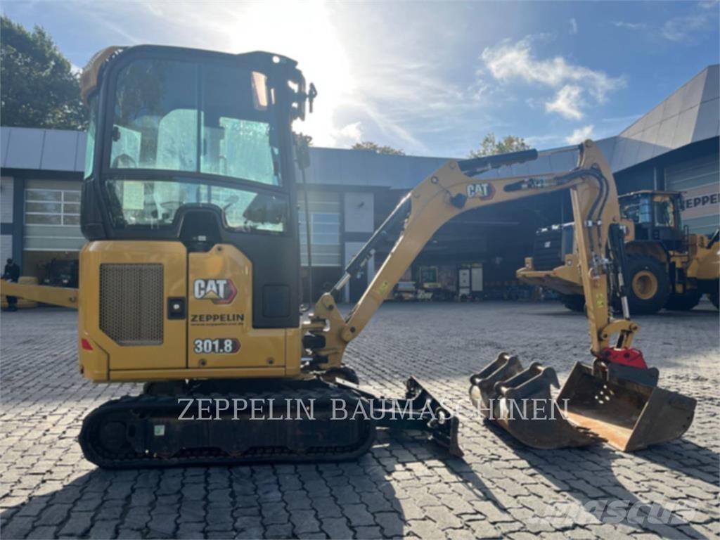 CAT 301.8-05A حفارات زحافة