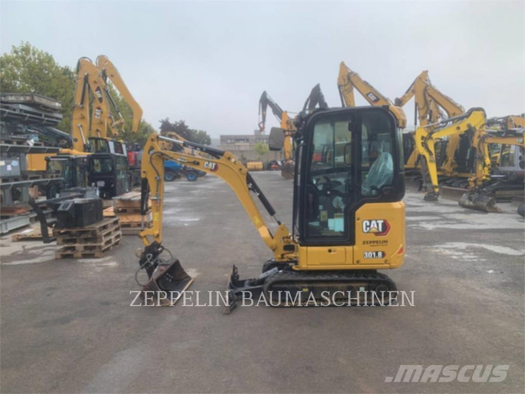 CAT 301.8-05A حفارات زحافة