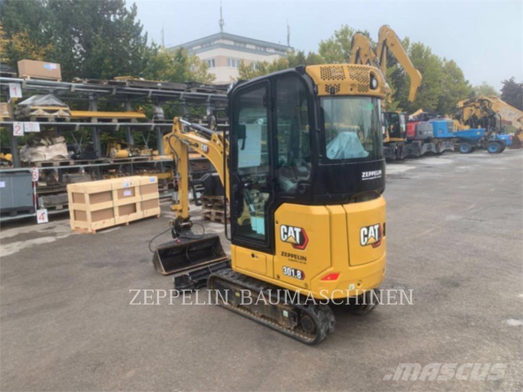 CAT 301.8-05A حفارات زحافة