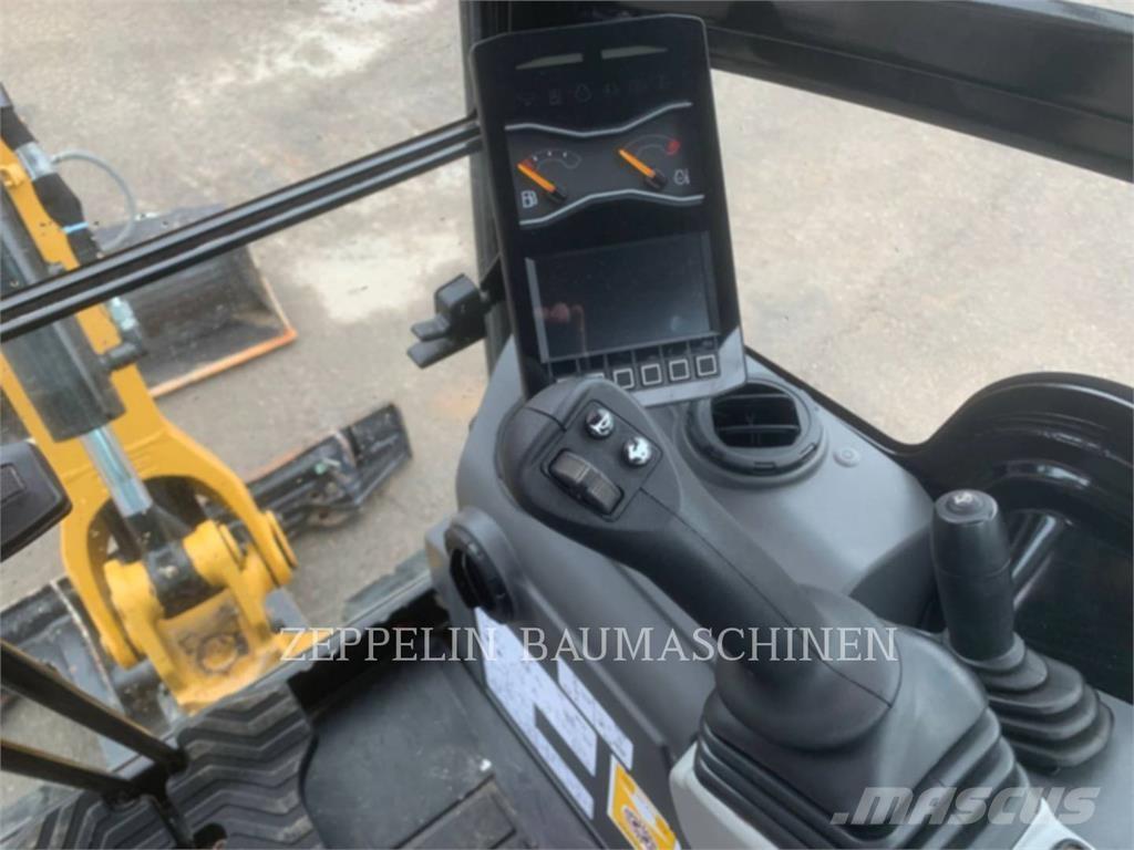 CAT 301.8-05A حفارات زحافة