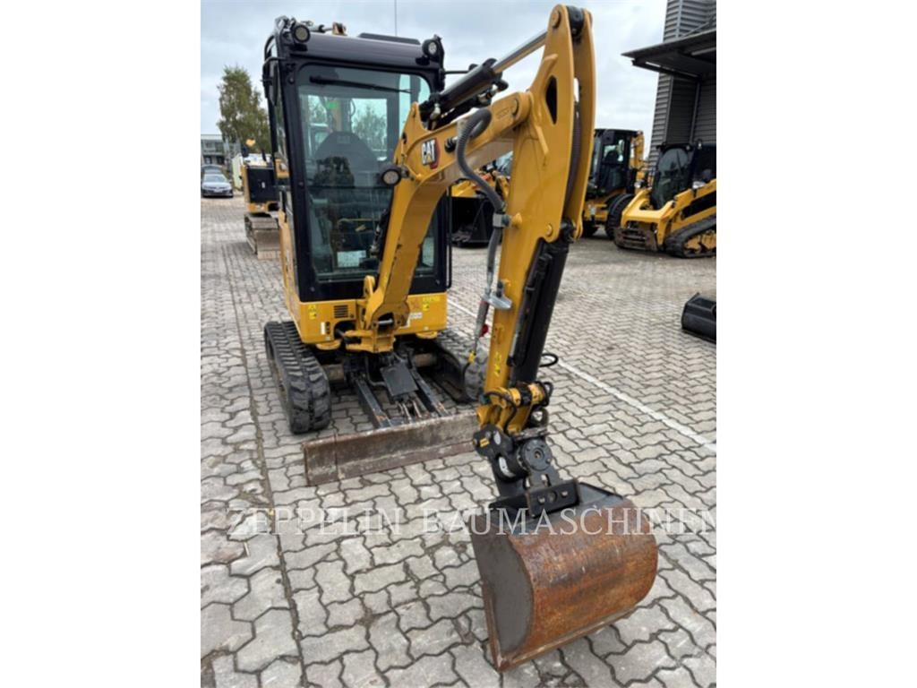 CAT 301.8-05A حفارات زحافة