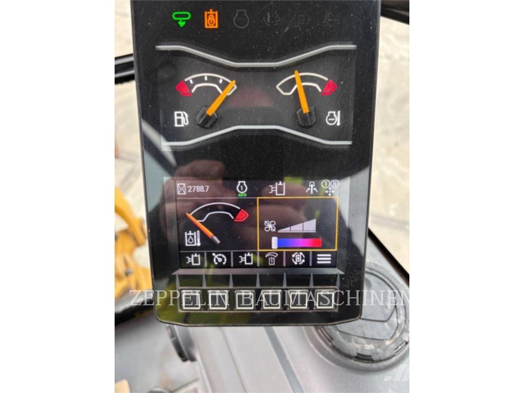 CAT 301.8-05A حفارات زحافة