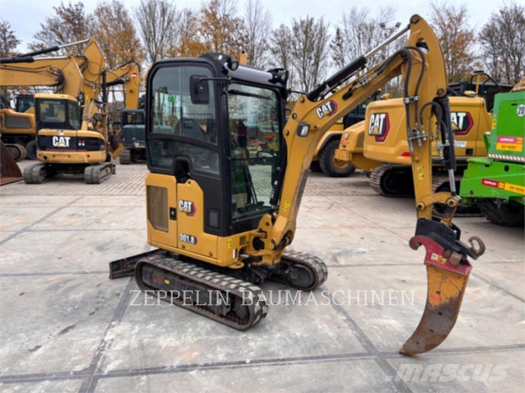 CAT 301.8-05A حفارات زحافة