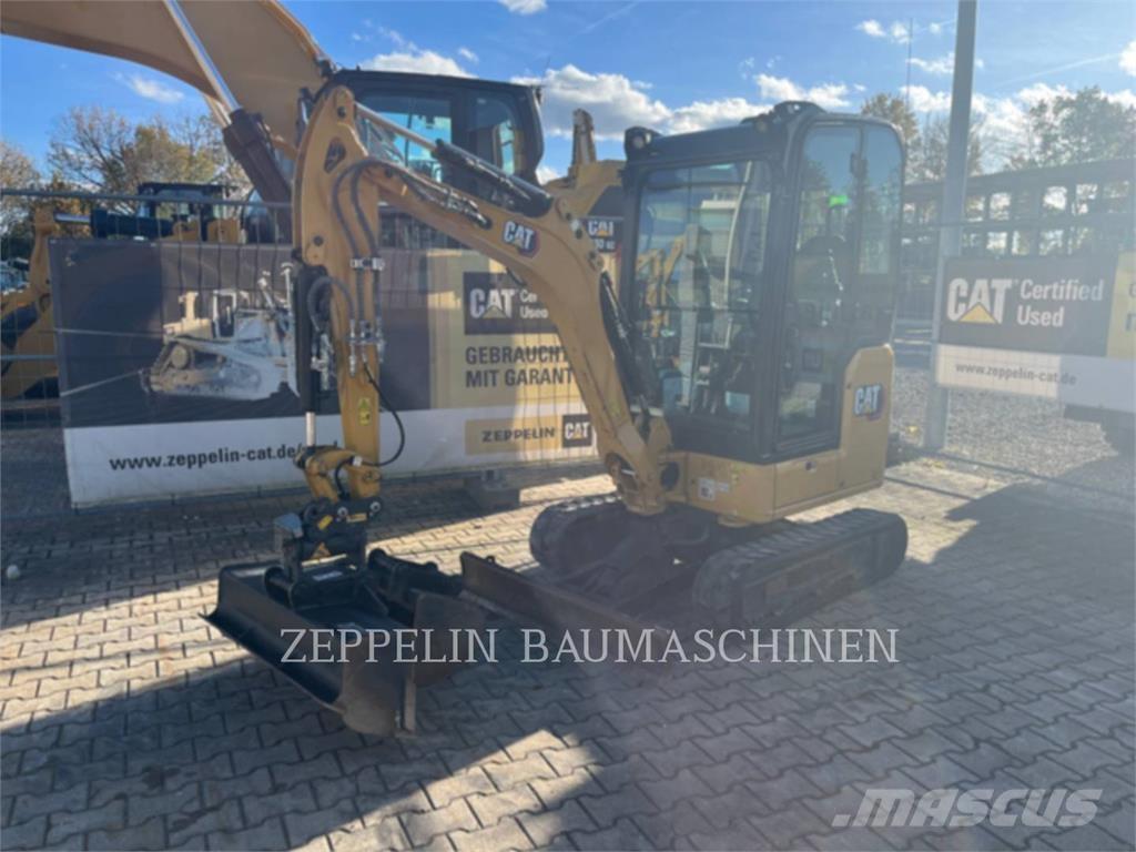 CAT 301.8-05A حفارات زحافة