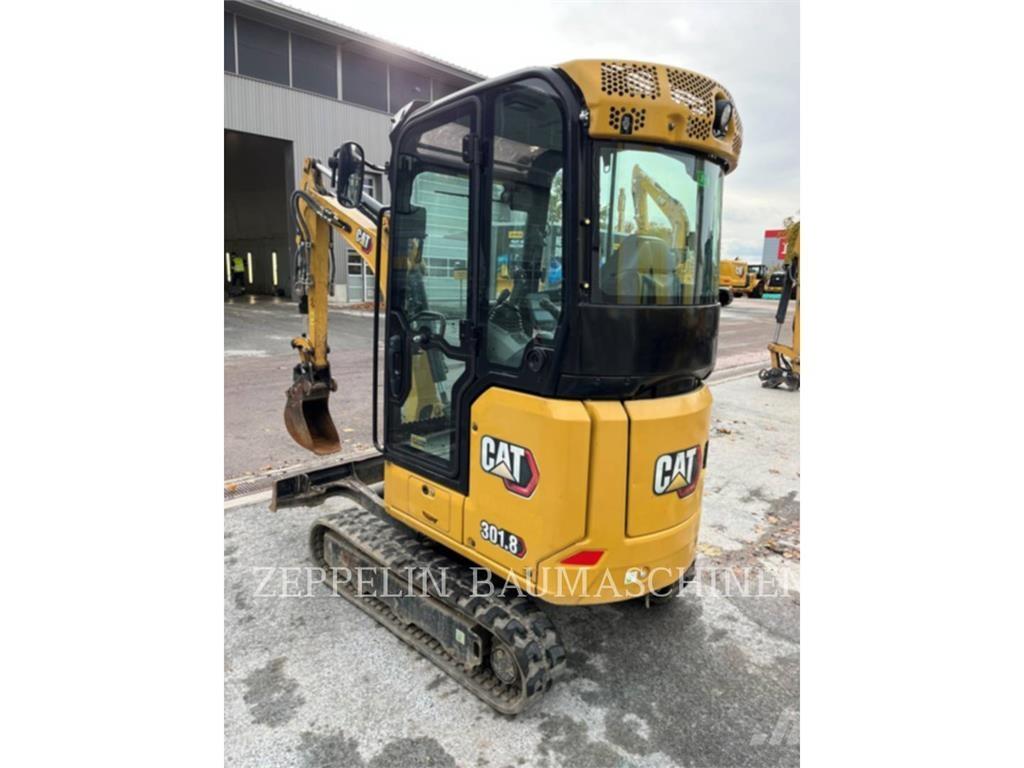 CAT 301.8-05A حفارات زحافة