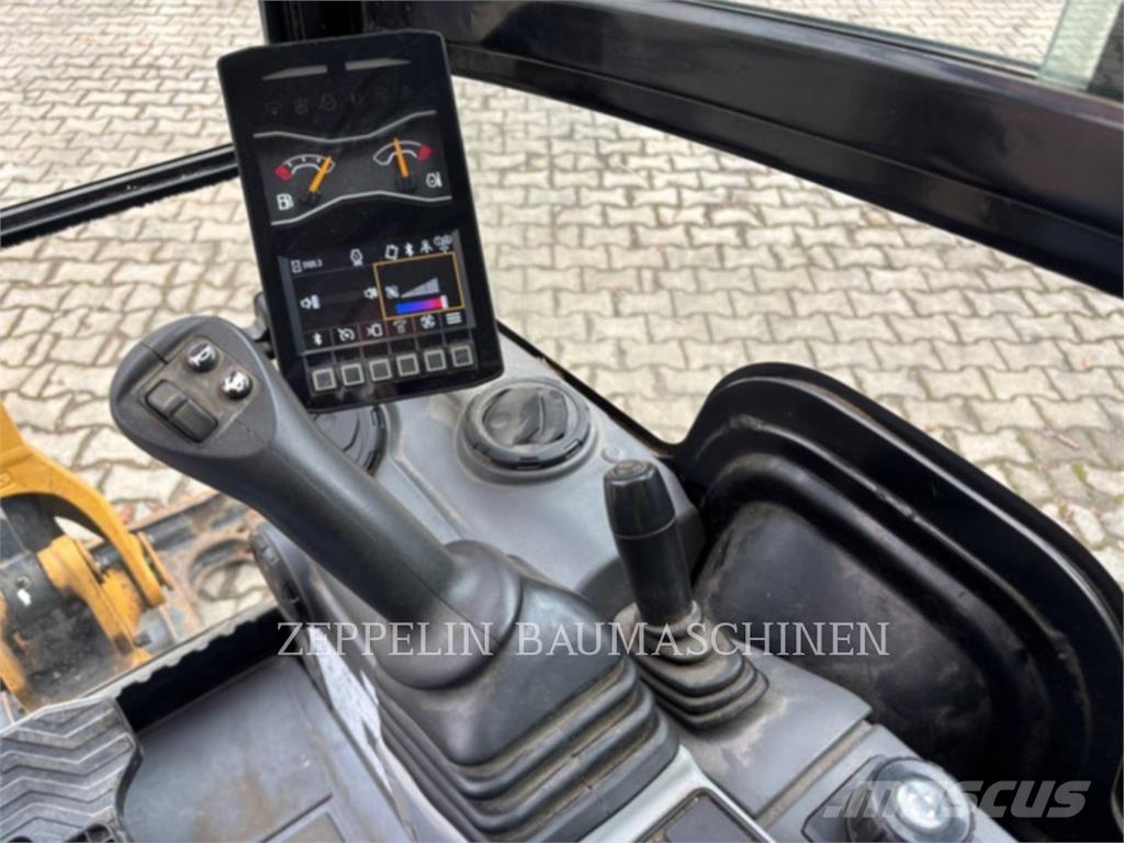 CAT 301.8-05A حفارات زحافة