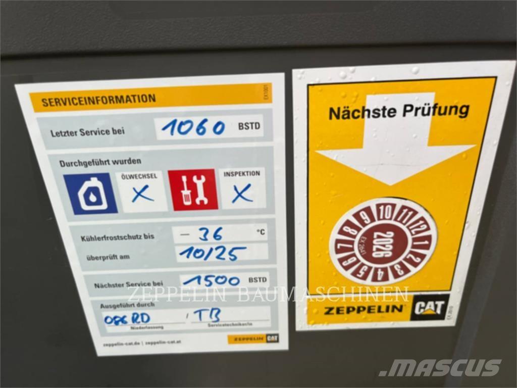 CAT 301.8-05A حفارات زحافة