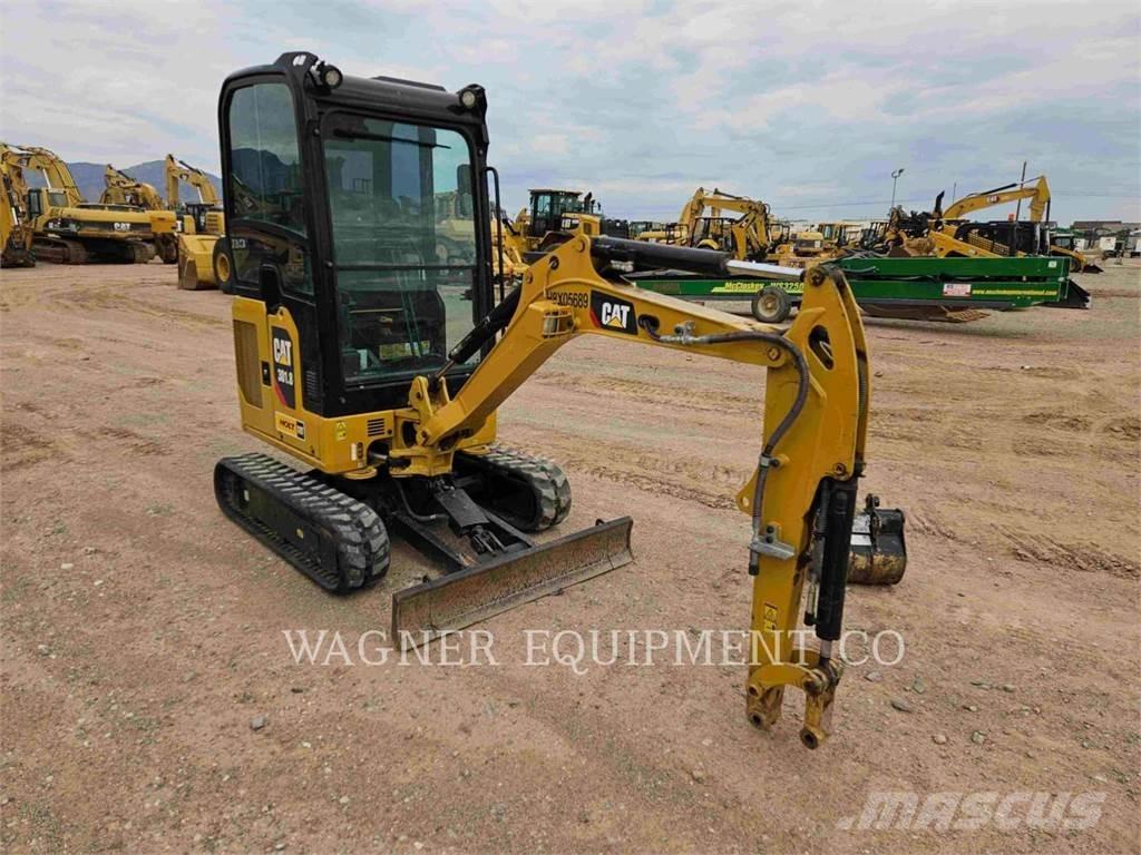 CAT 301.805 حفارات زحافة