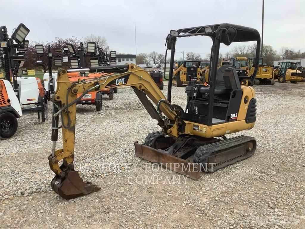 CAT 301.8SO حفارات زحافة