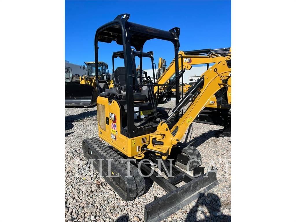 CAT 302 حفارات زحافة