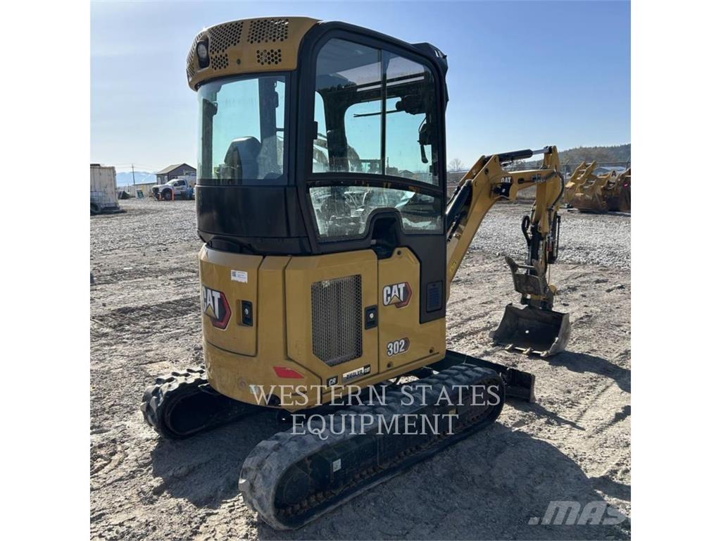 CAT 302 حفارات زحافة