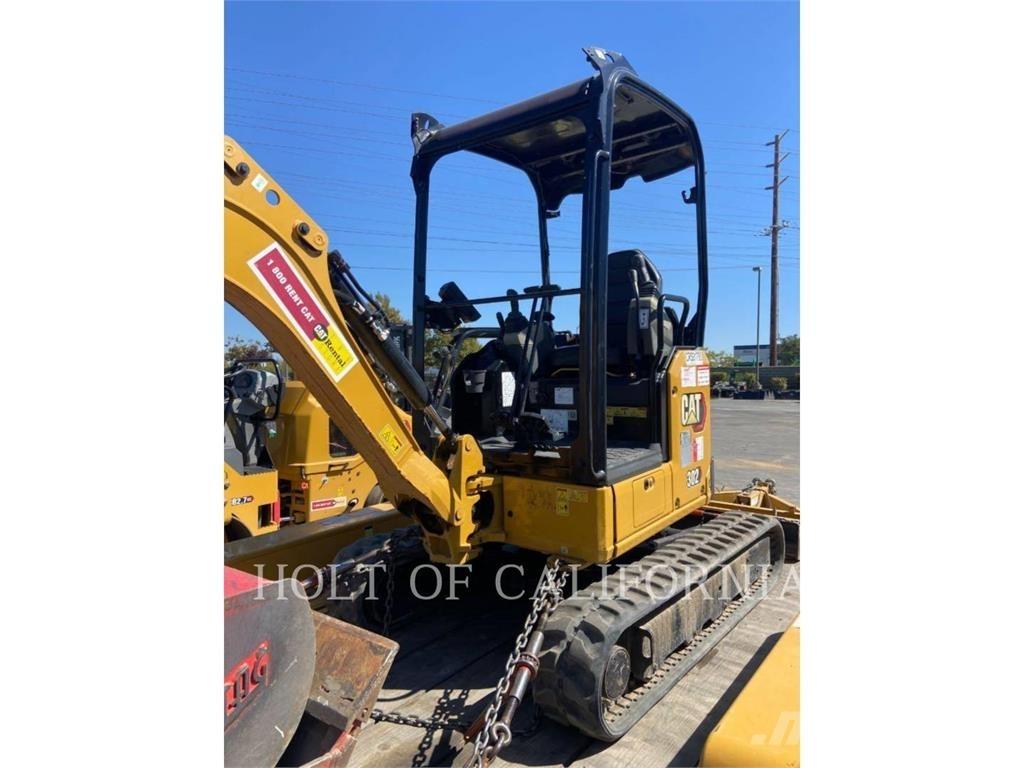 CAT 302 حفارات زحافة