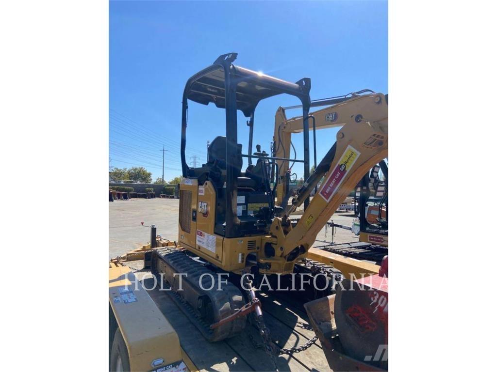 CAT 302 حفارات زحافة