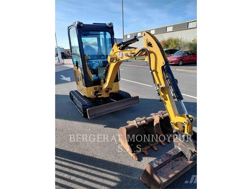 CAT 302 حفارات زحافة