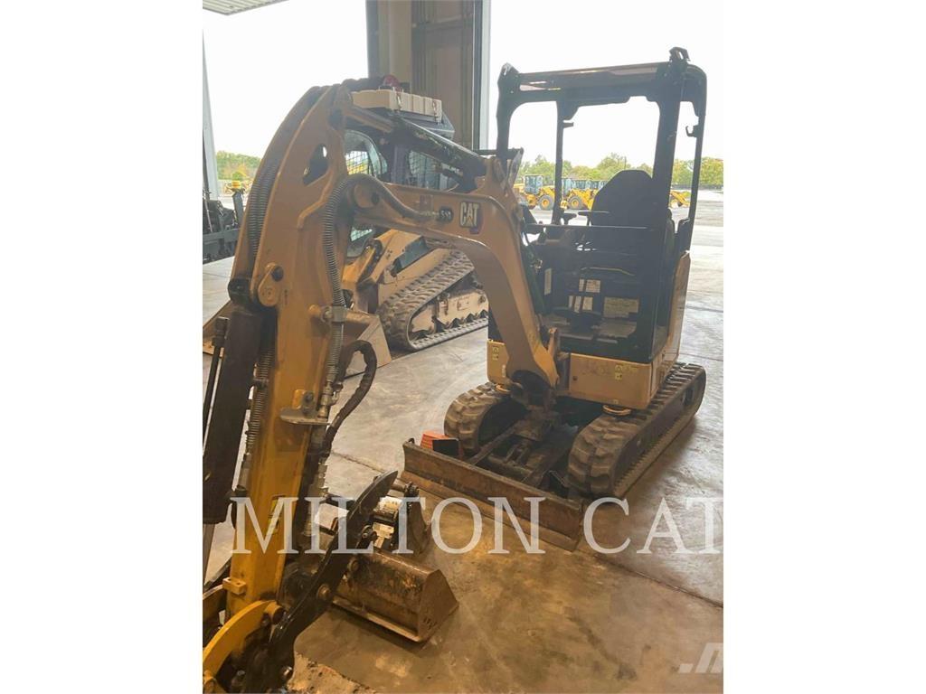 CAT 302 حفارات زحافة