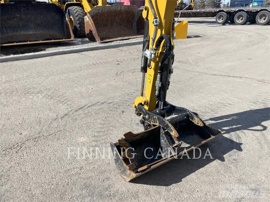 CAT 302-05 حفارات زحافة