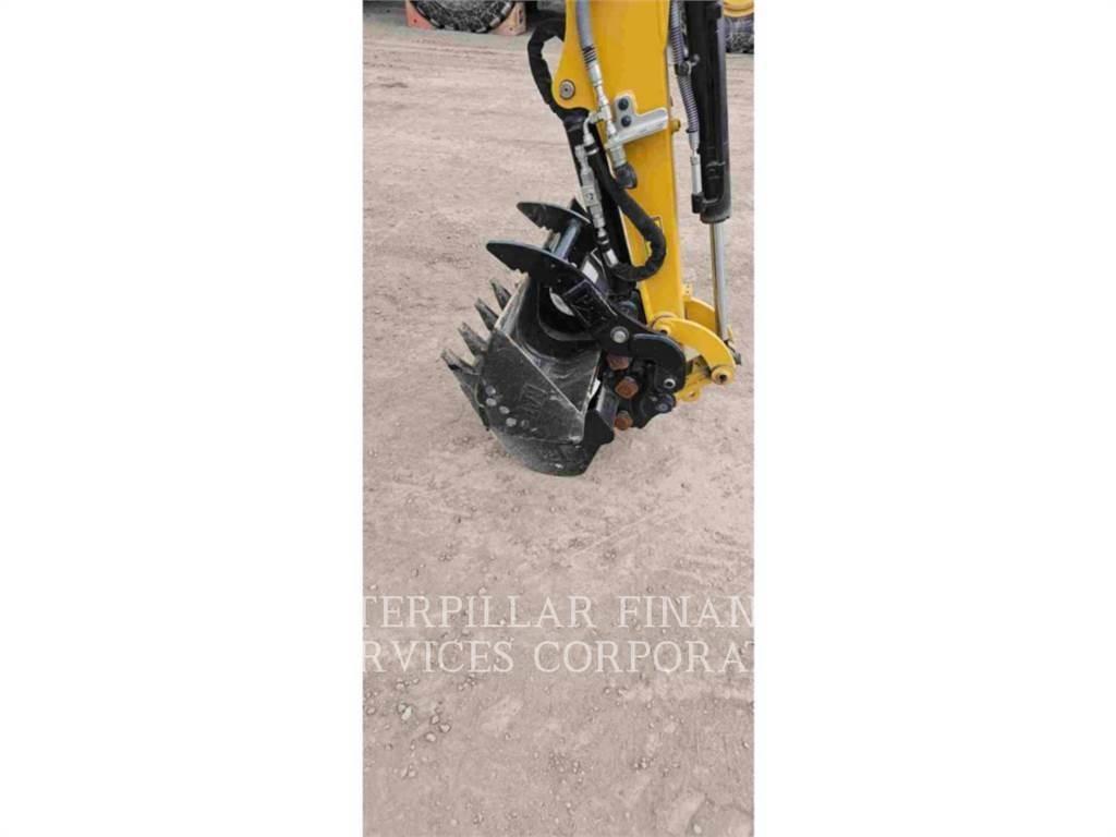 CAT 302 05A CR حفارات زحافة