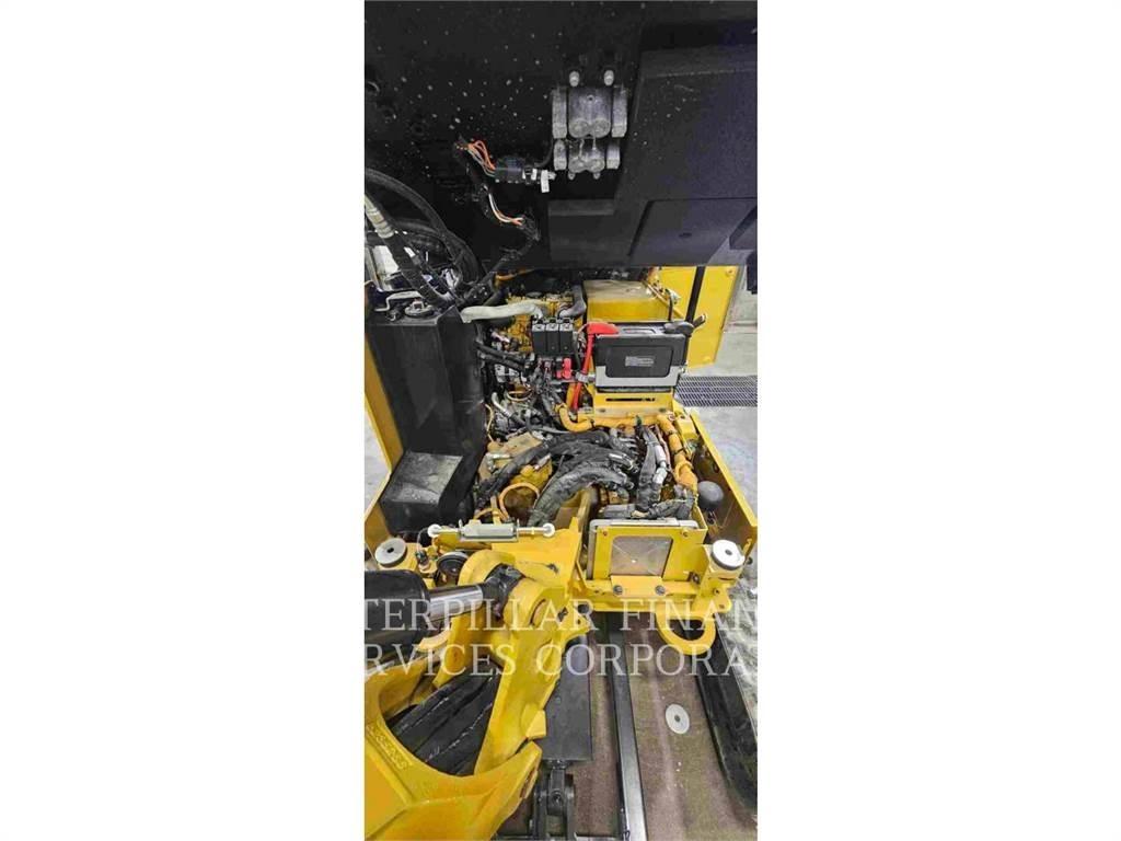 CAT 302 05A CR حفارات زحافة