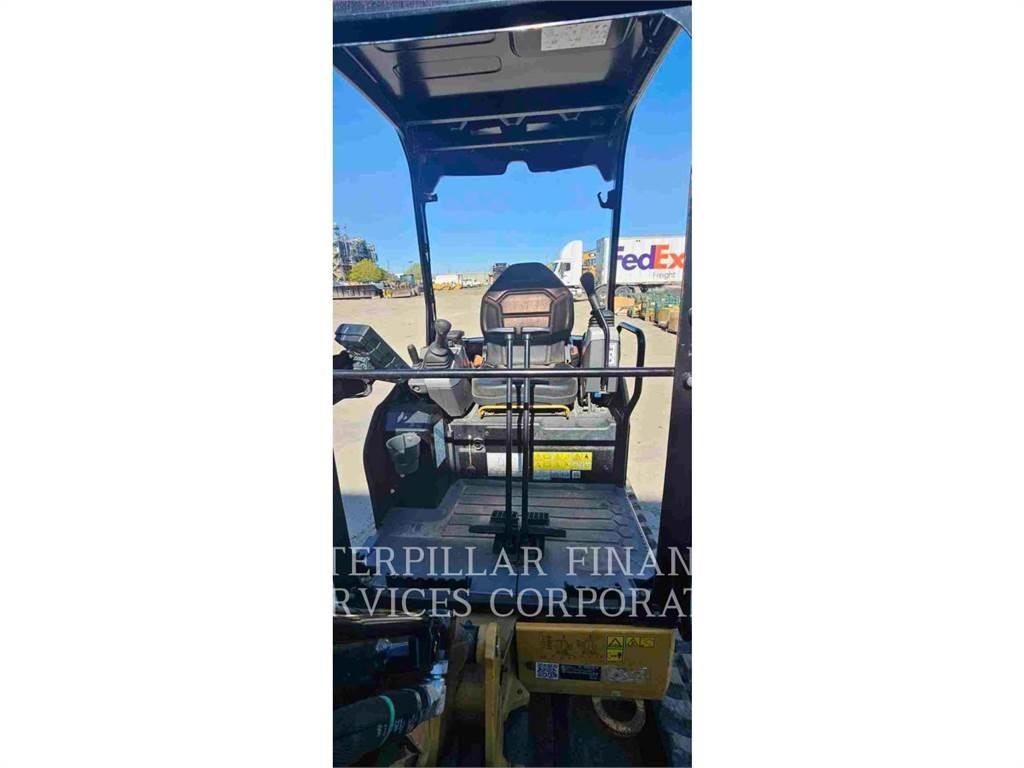 CAT 302 05A CR حفارات زحافة