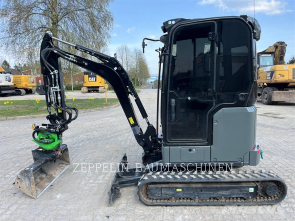 CAT 302-05A CR حفارات زحافة