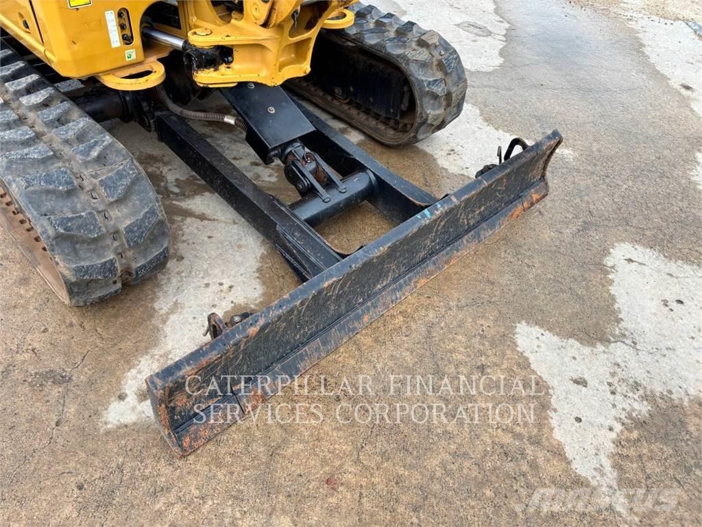 CAT 302-05CR حفارات زحافة