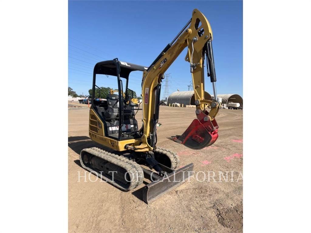CAT 302.4 حفارات زحافة