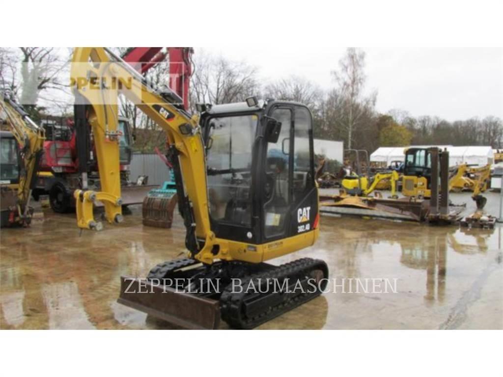 CAT 302.4D حفارات زحافة