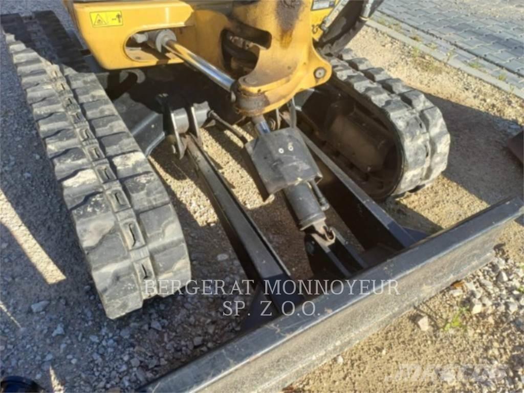 CAT 302.4D حفارات زحافة