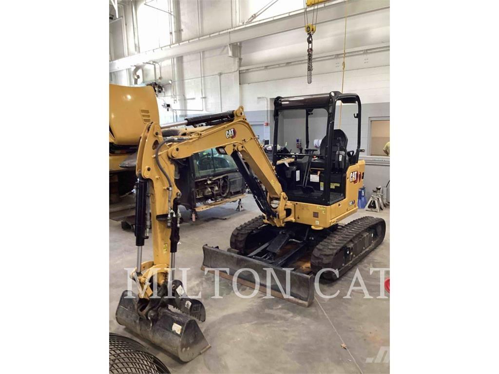 CAT 302.7 حفارات زحافة
