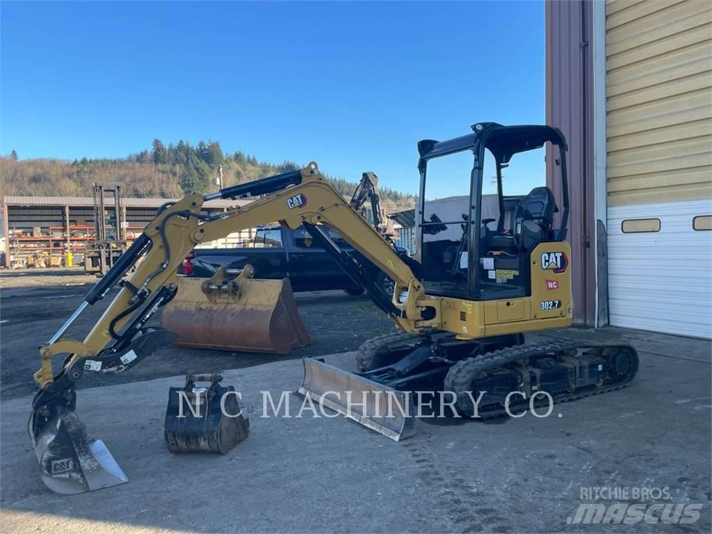 CAT 302.7 حفارات زحافة