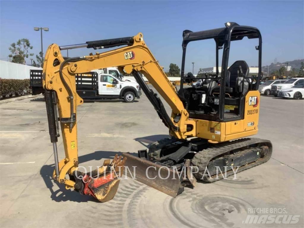 CAT 302.7 حفارات زحافة