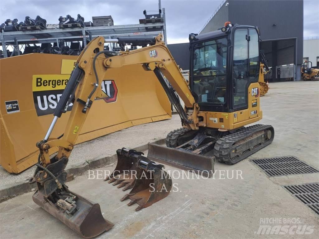 CAT 302.7 حفارات زحافة