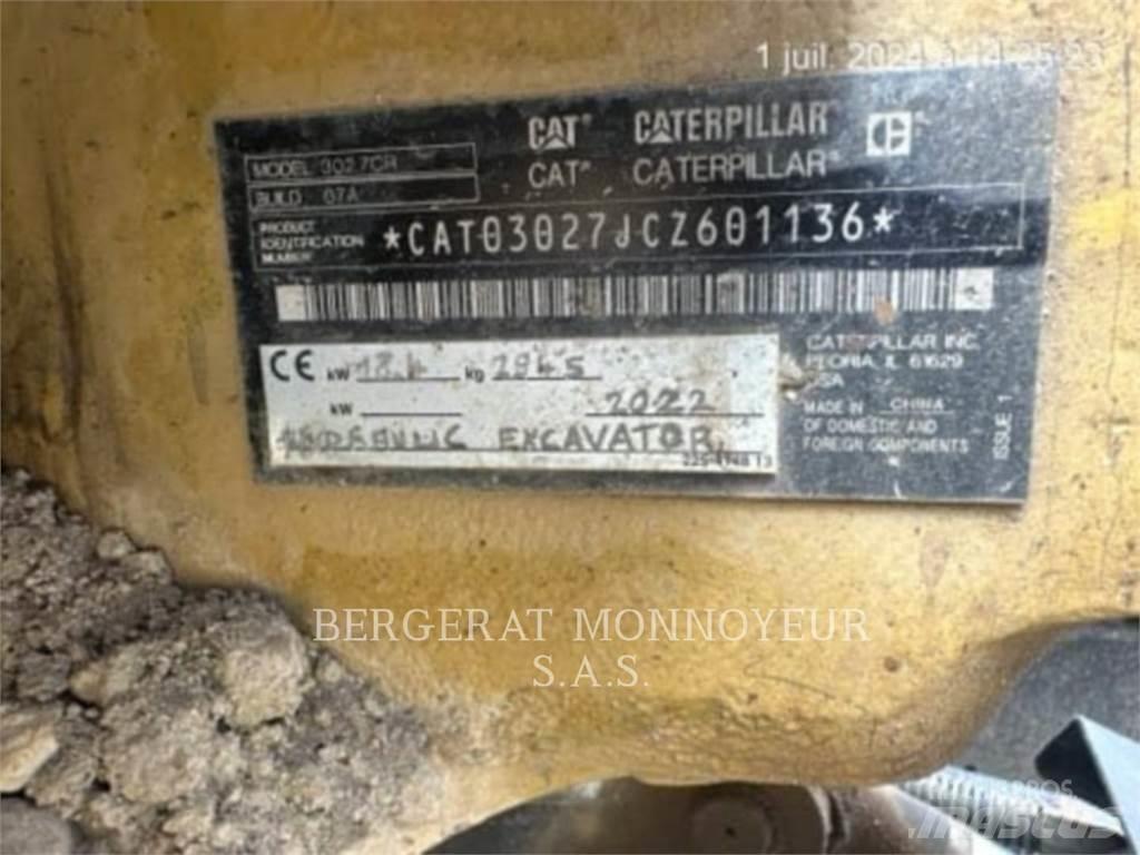 CAT 302.7 حفارات زحافة