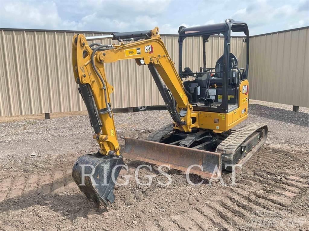 CAT 302.7 حفارات زحافة