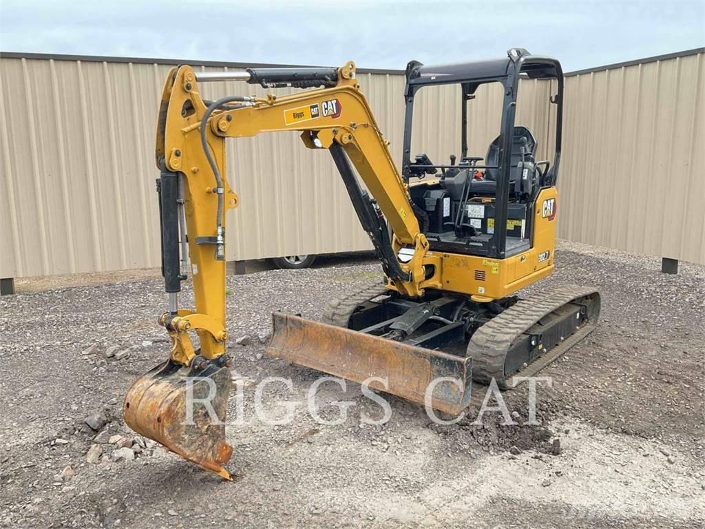 CAT 302.7 حفارات زحافة