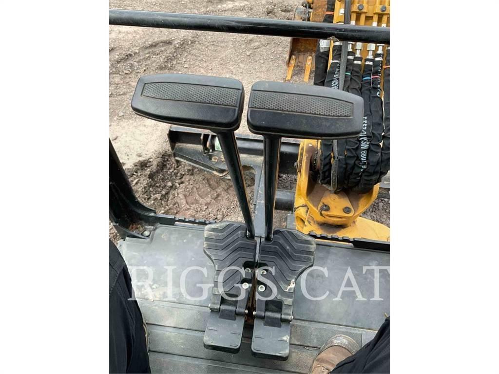 CAT 302.7 حفارات زحافة