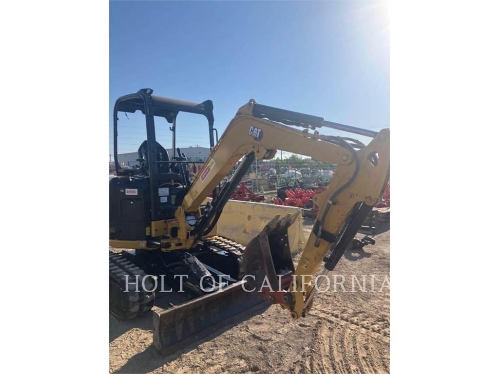 CAT 302.7 حفارات زحافة