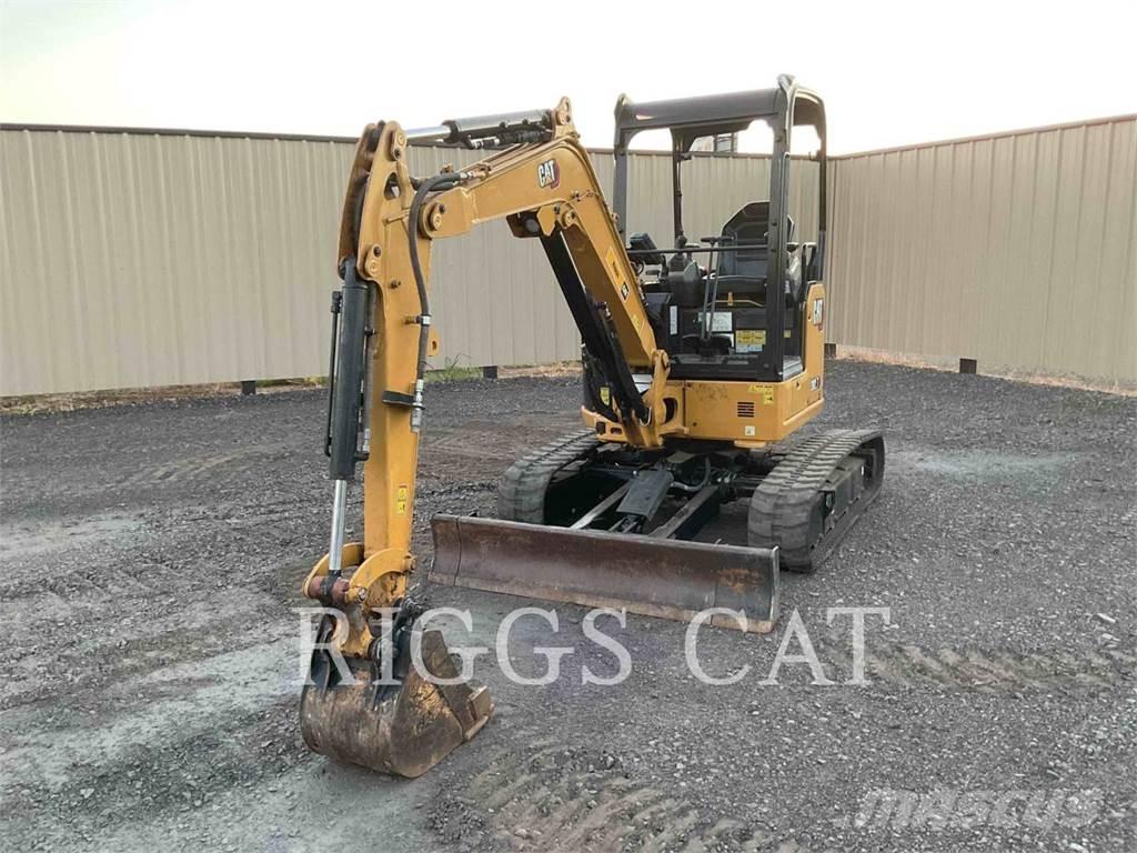 CAT 302.7 حفارات زحافة