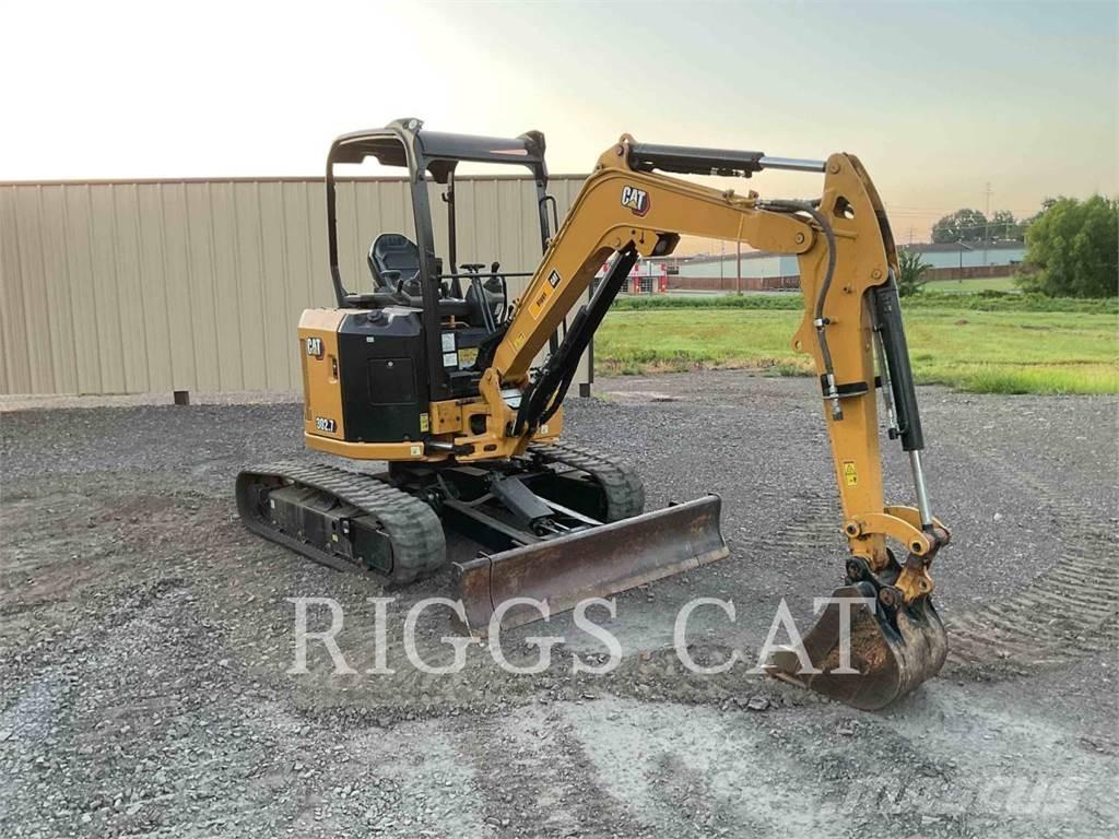 CAT 302.7 حفارات زحافة