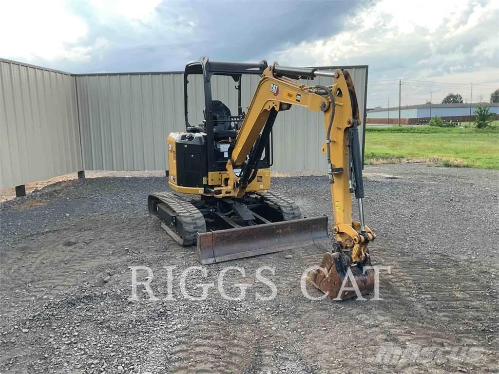 CAT 302.7 حفارات زحافة