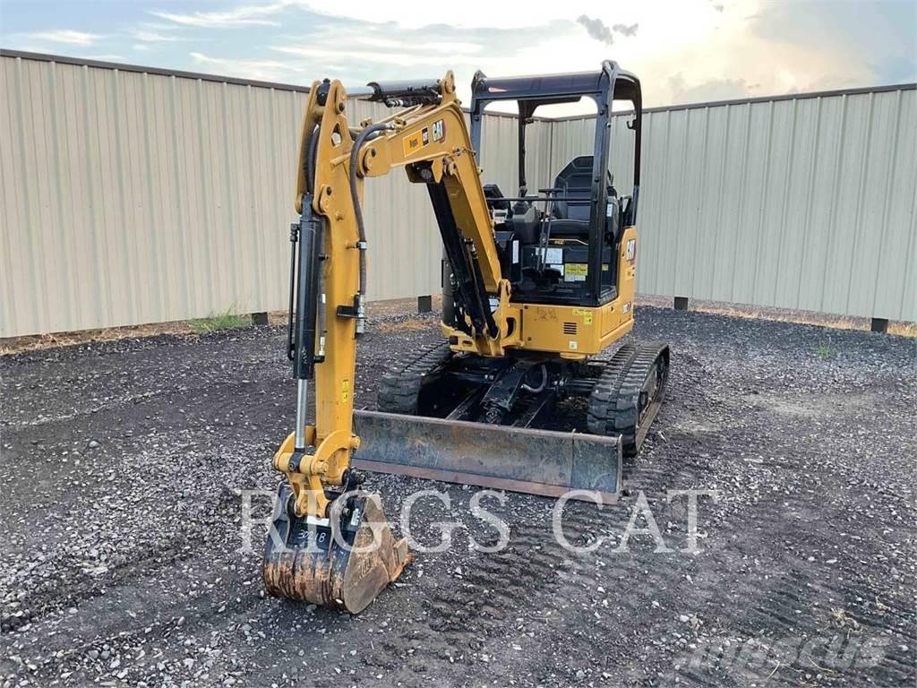 CAT 302.7 حفارات زحافة