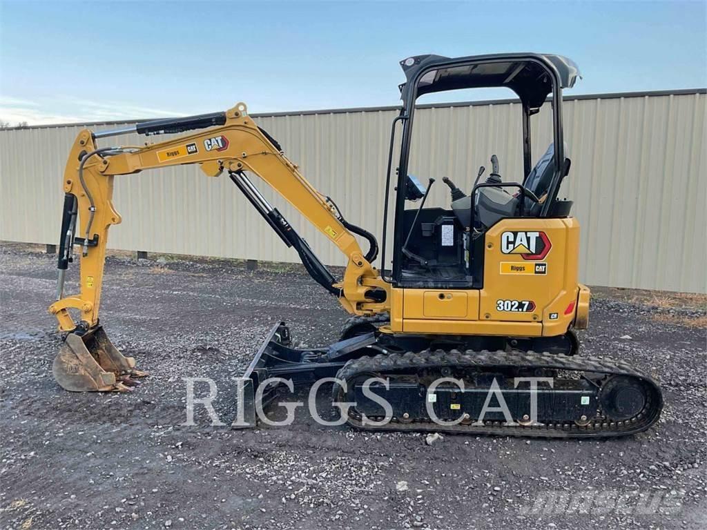 CAT 302.7 حفارات زحافة